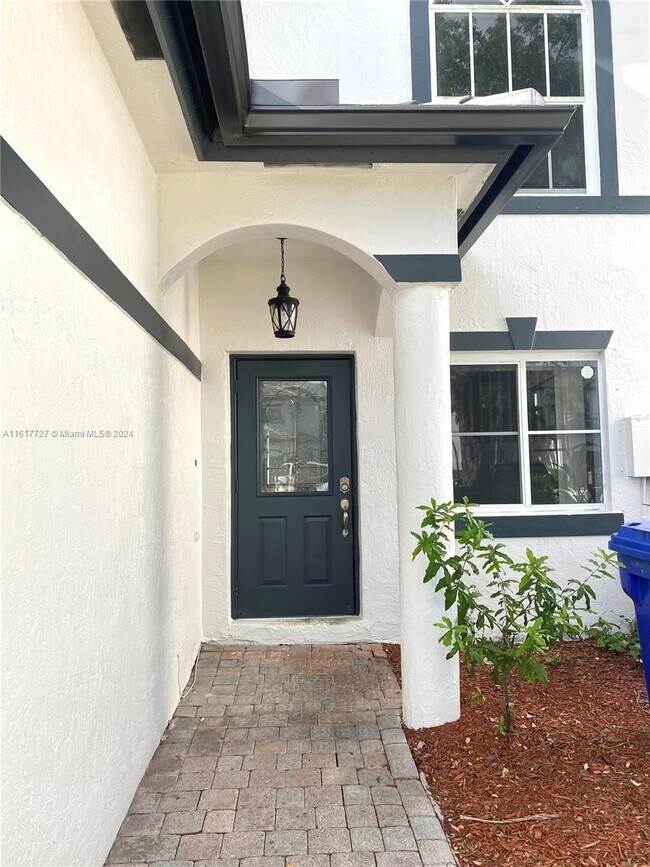Building Photo - 12854 SW 49th Ct