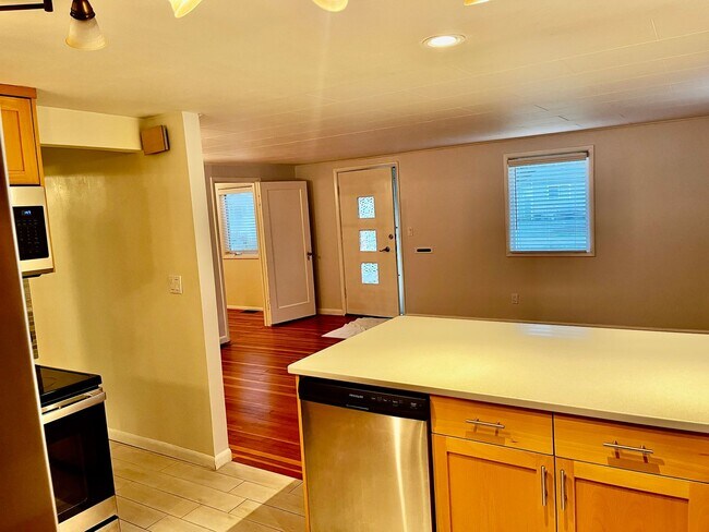 Building Photo - Welcome Home to Comfort and Charm in Blain...