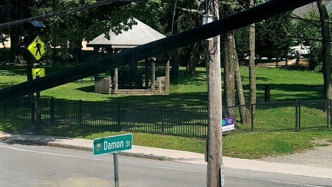 Foto del edificio - 6 Damon St