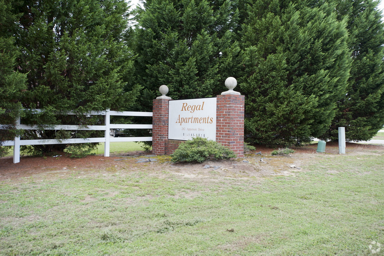 Primary Photo - Pine Creek Apartments