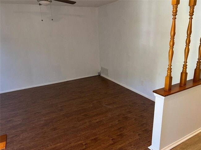 Foto del edificio - 6412 Meadow Rue Dr