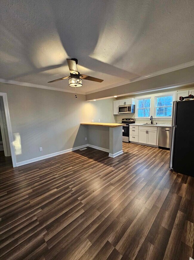 Foto del edificio - 203 S Fieldcrest Rd