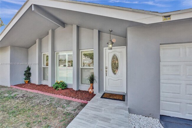Foto del edificio - 116 Meadowlark Dr