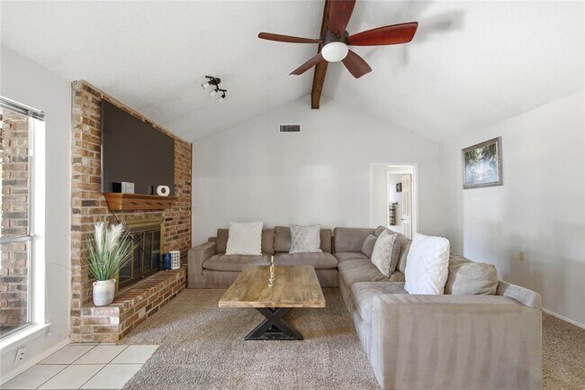 Building Photo - 13319 Water Oak Ln