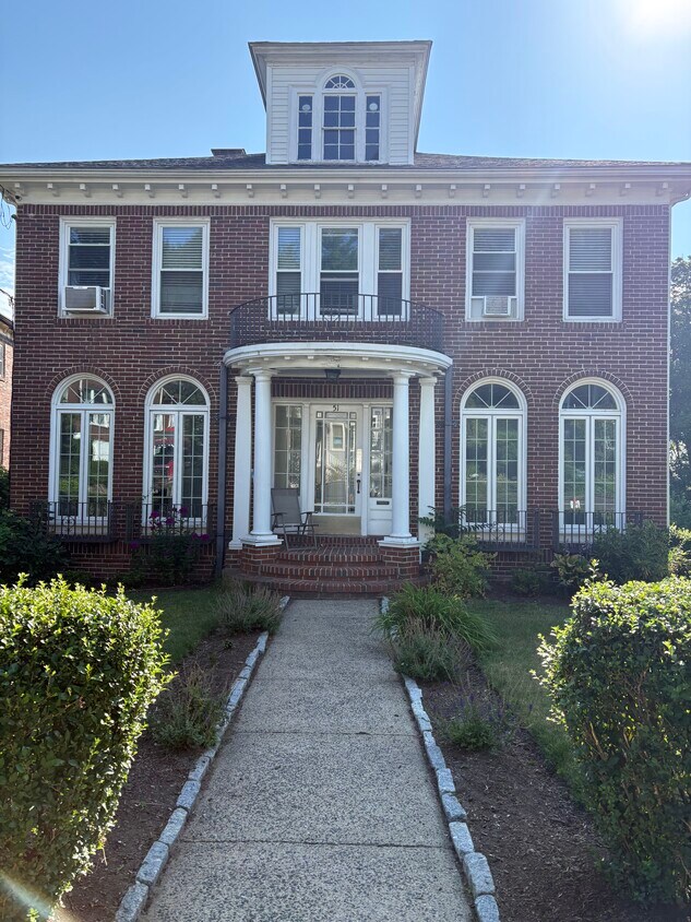 Foto principal - 51 Algonquin Rd