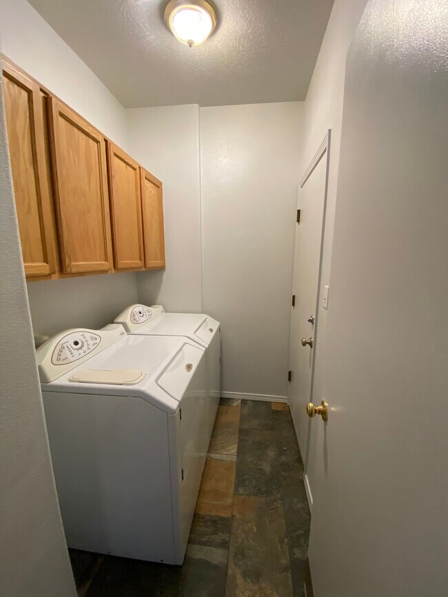 Foto del edificio - 1132 Casa Tomas Rd NE