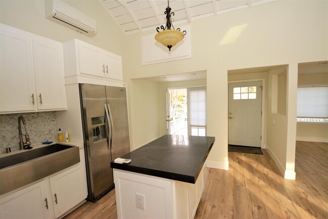 Foto del edificio - 2884 Crescent Way