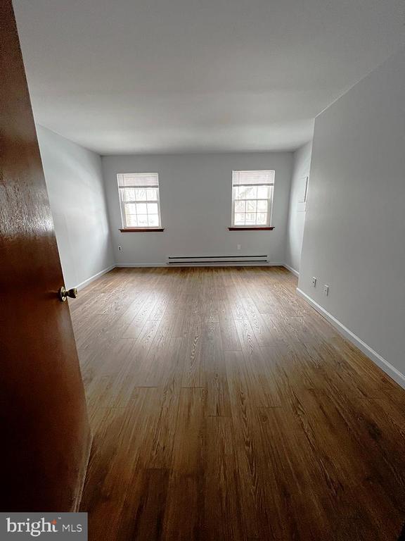 Building Photo - 190 Stirling Ct
