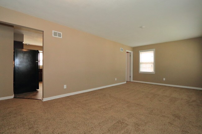 Building Photo - 242 Emerling Dr