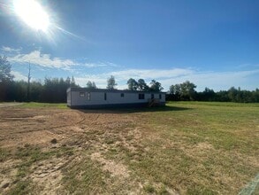 Building Photo - 122 Private Rd