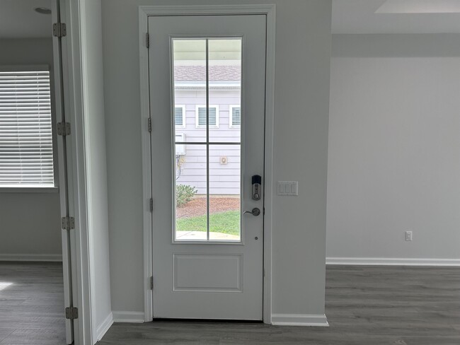 Building Photo - 319 Flip Flop Ct