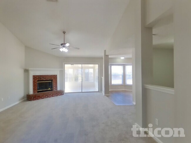 Foto del edificio - 585 Fallen Timbers Dr