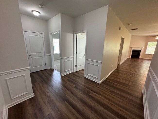 Building Photo - Nice 3/2 house in West Rome- $1,995