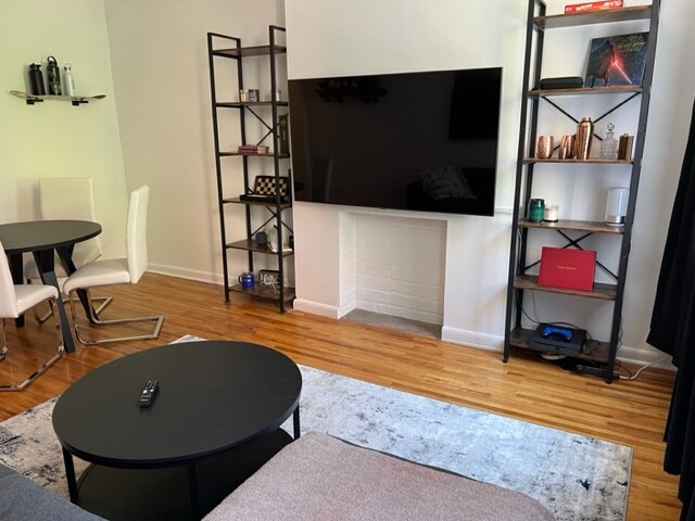 Foto del edificio - 319 W 21st St