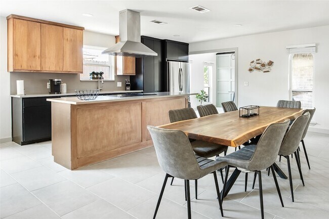 Foto del edificio - 2212 Parkhaven Dr