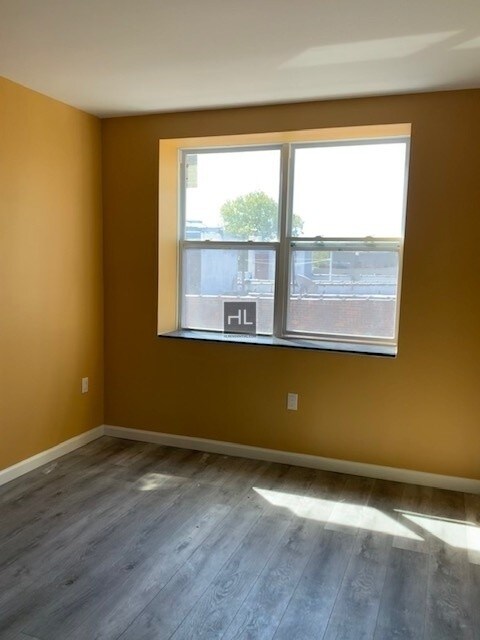 Building Photo - 456 Avenue P