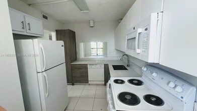 Building Photo - 8429 Forest Hills Dr