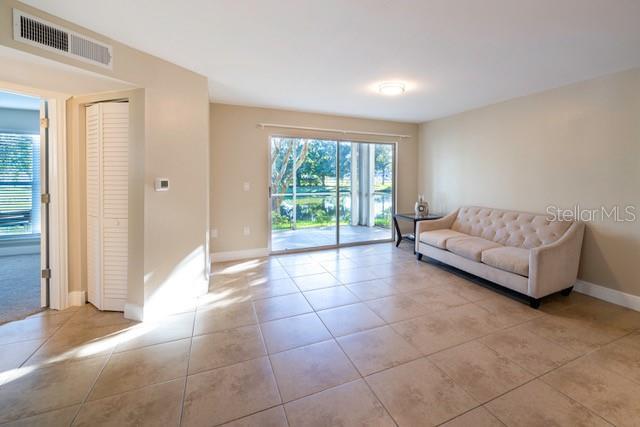 Foto del edificio - 10024 Strafford Oak Ct