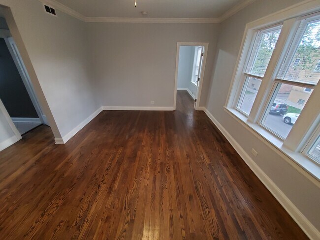 Foto del edificio - 3055 N Lockwood Ave