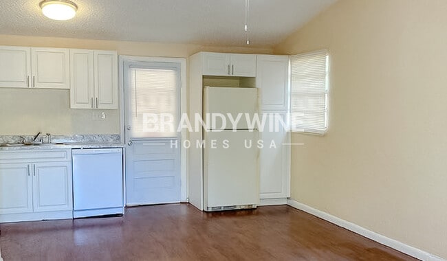 Building Photo - 9216 W Patterson St