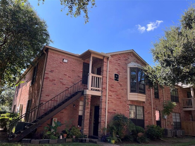 Foto del edificio - 2255 Braeswood Park Dr