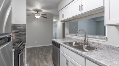 2BR,1.5BA,-900SF Renovated Kitchen - Grafton Station
