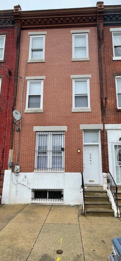 Building Photo - 2441 N 5th St