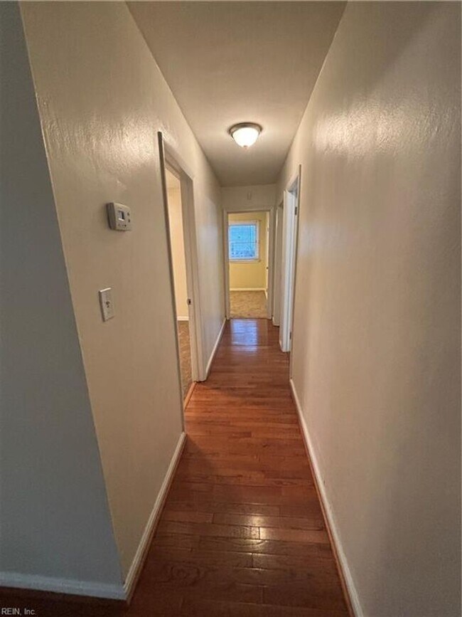 Building Photo - Broadmoor