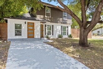 Building Photo - 4512 W Village Ct