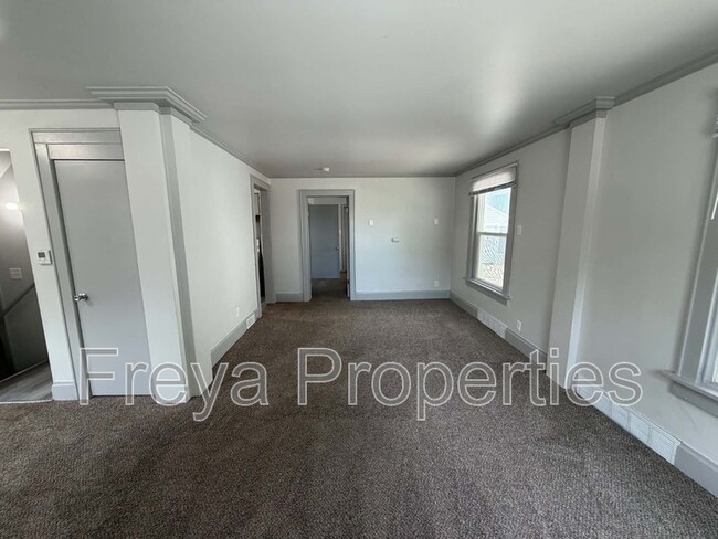 Building Photo - 3112 York St