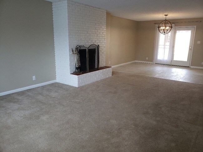 Building Photo - 2906 Central Ave