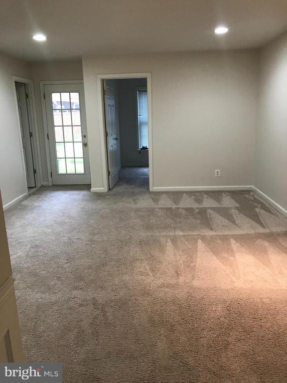 Foto del edificio - 6347 Dunn Ct