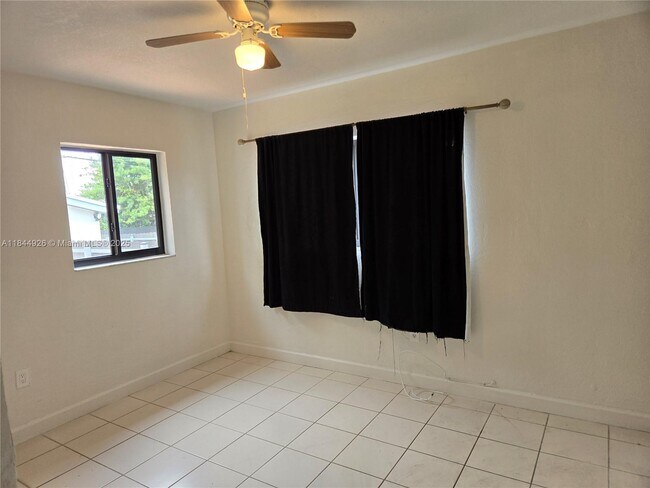 Foto del edificio - 7785 SW 36th St