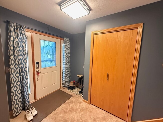 Building Photo - 331 Brookestone Dr SE