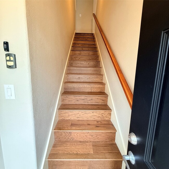 Building Photo - 9200 Westheimer Rd