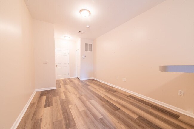 Foto del edificio - 1-Bedroom Apartment with Open Kitchen and ...