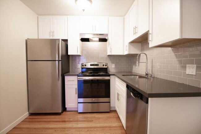 Building Photo - 2 bedroom in San Francisco CA 94133