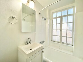 Interior Photo - La Marquise