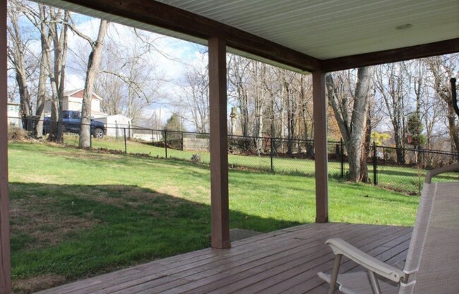 Foto del edificio - 6 S Main St