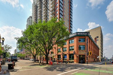Building Photo - 10180-10104 104 Street NW