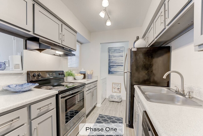 Building Photo - The Flats at Veranda Ridge