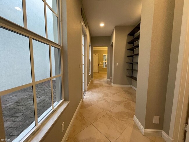 Building Photo - 3 br, 2.5 bath Townhome - 8339 NW 7th Ter