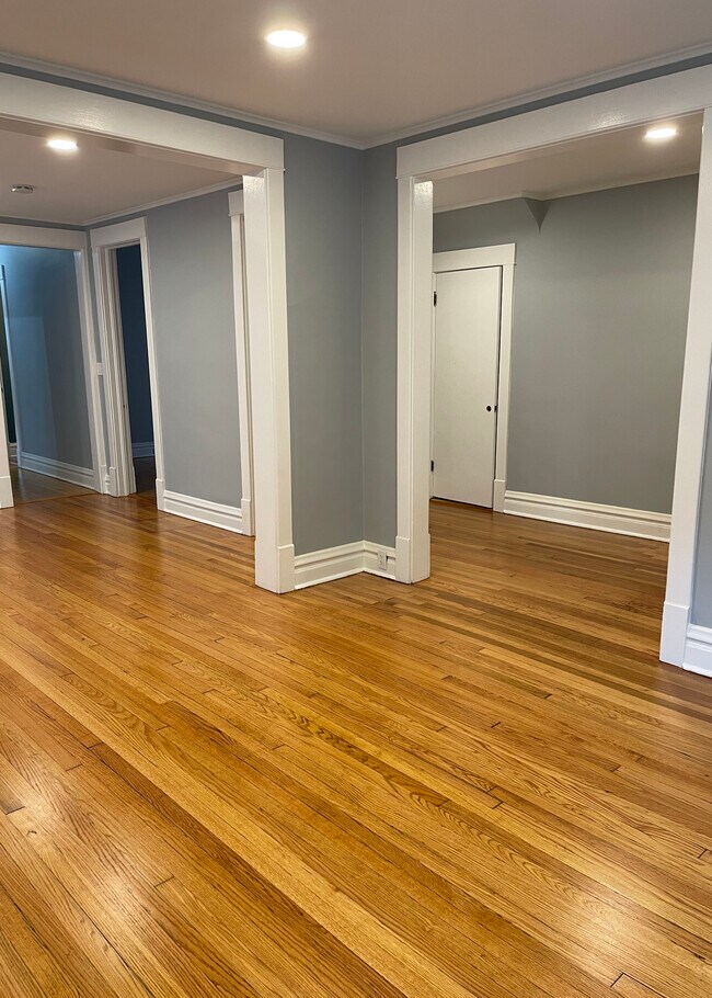 LR to Entry and understair closet - 4116 N Harding Ave
