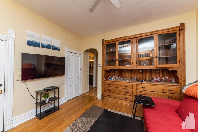 Foto del edificio - 2057 W Roscoe St