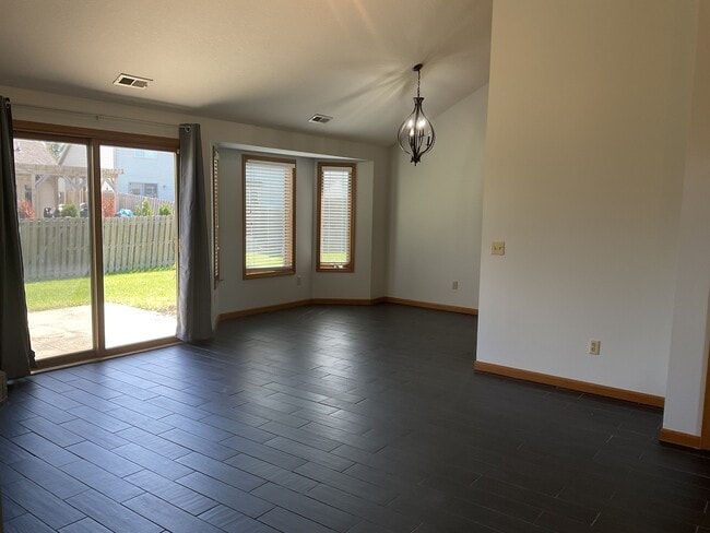 Building Photo - 2607 Sassafras Cove