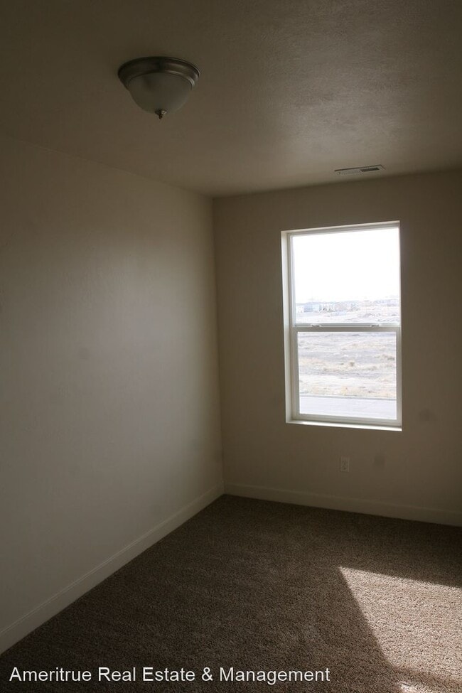 Building Photo - 3 br, 2.5 bath House - 221 N 680 E