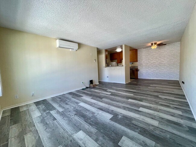 Foto del edificio - 12716 Lakeshore Dr