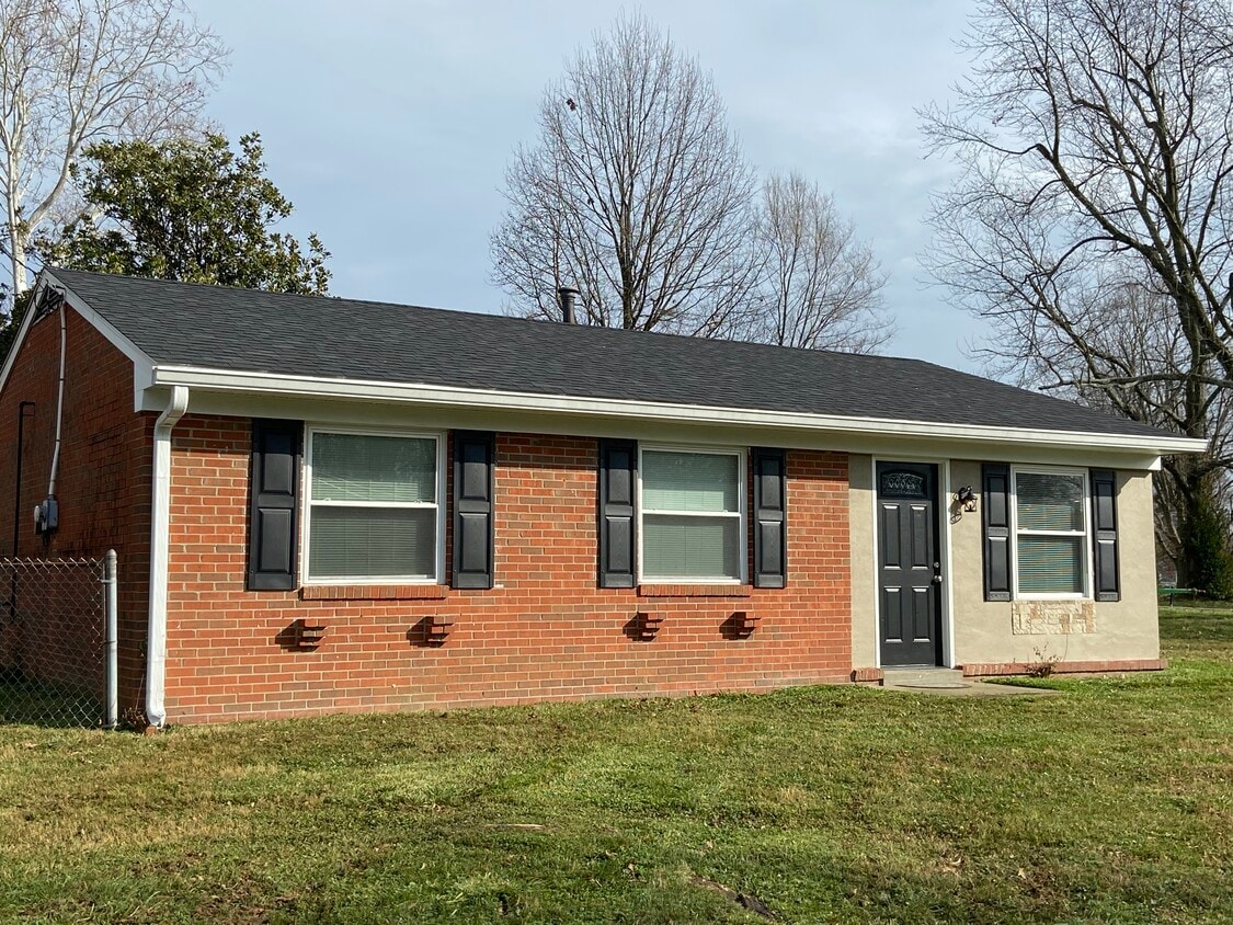 5507 Lagoona Dr, Louisville, KY 40219 House Rental in Louisville, KY