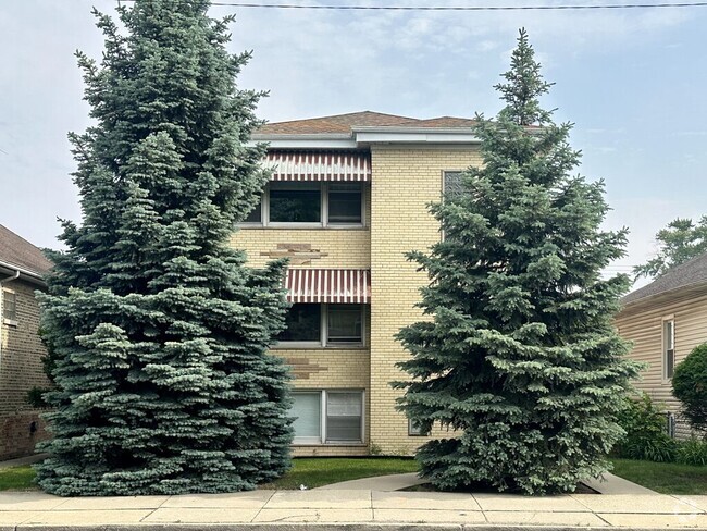 Building Photo - 5837 W Addison St