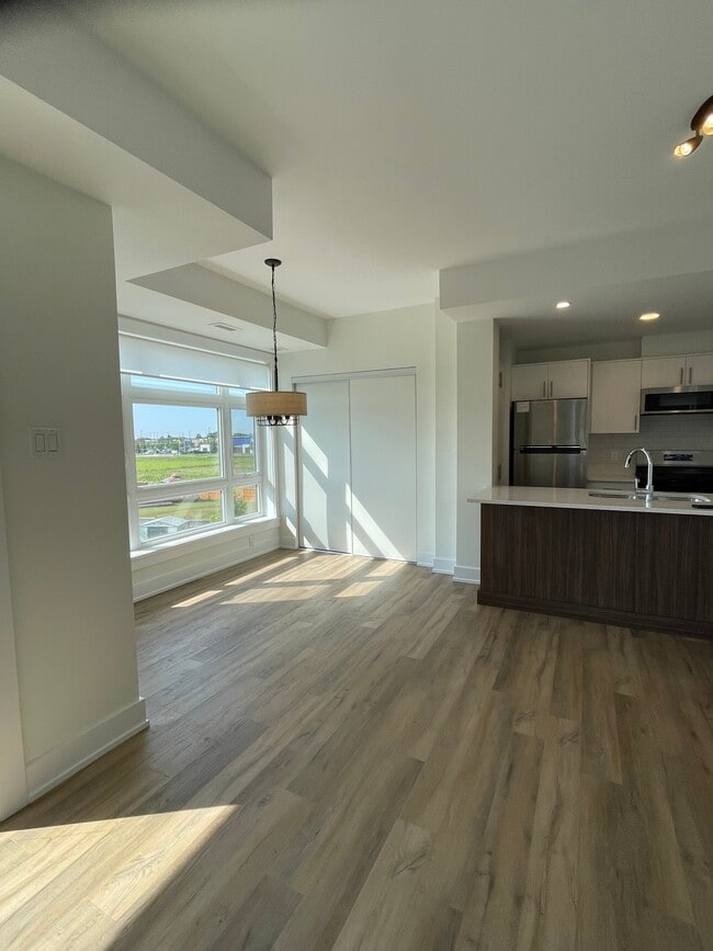 Building Photo - 180 Cope Dr